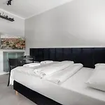 Blick - Riverside Mini Appartement